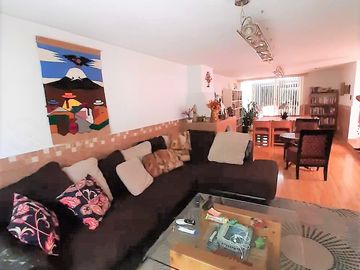 Amplia y Céntrica casa con buenos acabados ideal para casa y/o oficinas