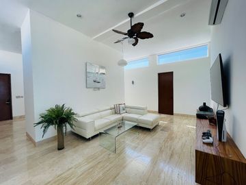 Penthouse Amueblado en Venta en Puerta del Mar en Chicxulub Puerto