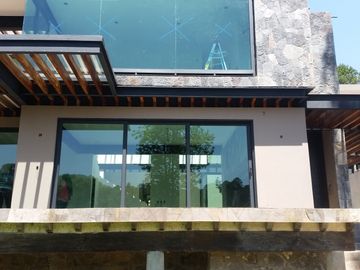 CASA EN VENTA EN EL CORAZON DE AVANDARO
