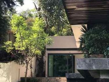 CASA EN VENTA EN EL CORAZON DE AVANDARO