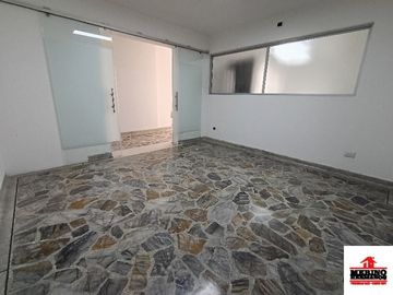 casa-local en arriendo en estadio. Cod A6812