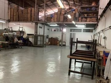 Gudang nusa dua jurumudi,2 lantai,hadap timur,harga 6,9M nego