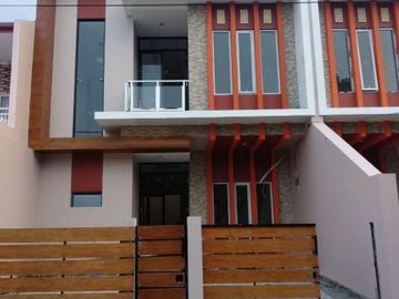 Rumah 2 Lantai Di Bintara
