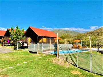 GREENWOOD VENDE INCREIBLE COMPLEJO DE 7 CABAÃAS CON AMENITIES EN EL CHALLAO, AL PIE DE CERRO ARCO, A 5 MINUTOS DE LA CIUDAD CAPITAL DE MENDOZA