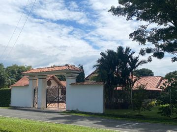 casa campestre en venta en alfaguara. Cod V4940