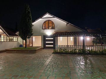 casa campestre en venta en alfaguara. Cod V4940