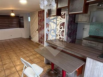 Casa en arriendo de 2 dorm, 2 baños en San Bernardo