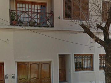 Duplex 4 Ambientes con Patio. Parrilla y Garaje.