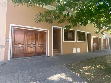 Duplex 4 Ambientes con Patio. Parrilla y Garaje.