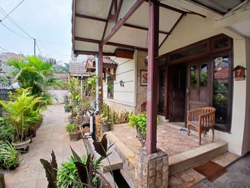 RUMAH  BAGUS  & RUANG USAHA DI TANAH KUSIR, JAKARTA SELATAN
