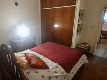Casa Americana sobre lote en Esquina. Partido de Moreno