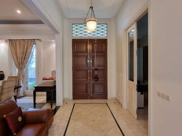 DIJUAL RUMAH MEWAH dgn S.POOL at Jl KEMANG DALAM, JAKSEL