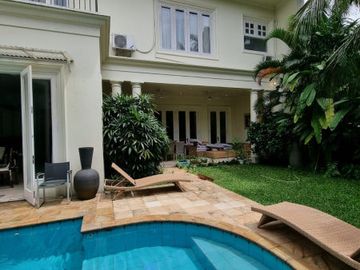 DIJUAL RUMAH MEWAH dgn S.POOL at Jl KEMANG DALAM, JAKSEL