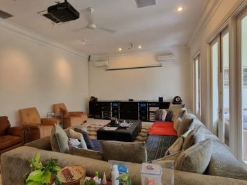 DIJUAL RUMAH MEWAH dgn S.POOL at Jl KEMANG DALAM, JAKSEL