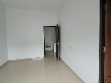 Rumah 2 lantai Orientasi Selatan di Mahagoni-Althia Graha, GB-9085