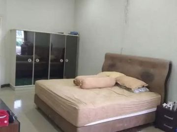 Rumah Strategis Raya Pacar Kembang Surabaya
