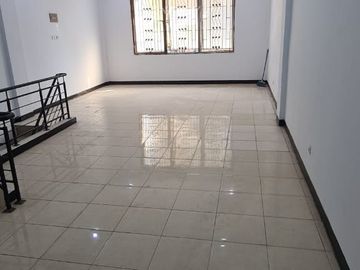 Disewakan Ruko Di Boulevard Hijau Harapan Indah Bekasi