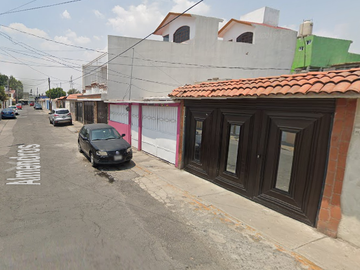 Remate Bancario Casa en Almendros, Fracc. Villa de las Flores, Coacalco