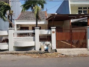 Rumah Wisma Permai Barat STRATEGIS ROW 3 MOBIL