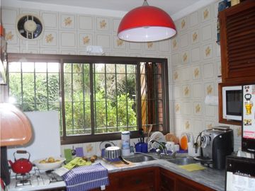 MOGOTES ; CHALET 4 AMBIENTES MUY COMODO-