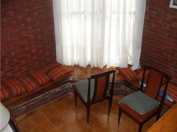 MOGOTES ; CHALET 4 AMBIENTES MUY COMODO-