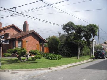 MOGOTES ; CHALET 4 AMBIENTES MUY COMODO-