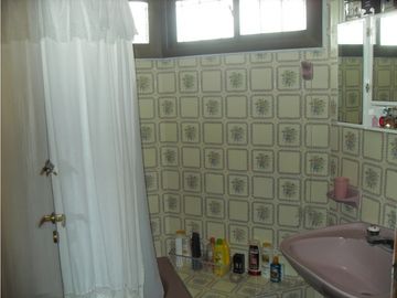 MOGOTES ; CHALET 4 AMBIENTES MUY COMODO-
