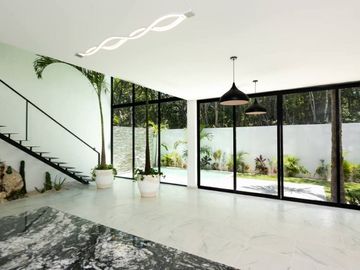 Casa con alberca privada, Sala de TV, zona con amenidades, venta Ciudad Mayakoba