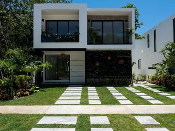 Casa con alberca privada, Sala de TV, zona con amenidades, venta Ciudad Mayakoba