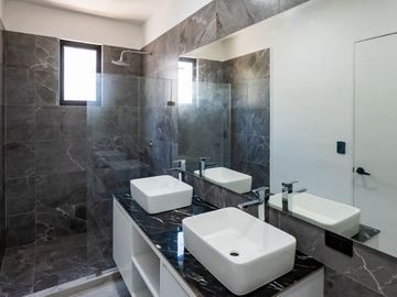 Casa con alberca privada, Sala de TV, zona con amenidades, venta Ciudad Mayakoba