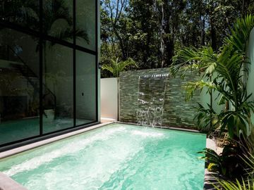 Casa con alberca privada, Sala de TV, zona con amenidades, venta Ciudad Mayakoba