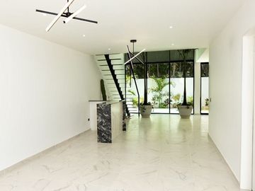 Casa con alberca privada, Sala de TV, zona con amenidades, venta Ciudad Mayakoba