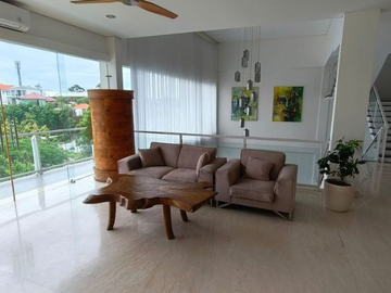 MODERN VILLA DI UNGASAN DENGAN 4 BED ROOM