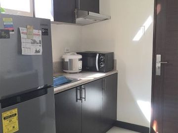 MANDALUYONG 1-BEDROOM CONDO UNIT FOR LEASE