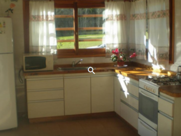 MODERNO CHALET SOBRE 4162 METROS DE LOTE. POSIBILIDAD DE 1 LOTE MAS.