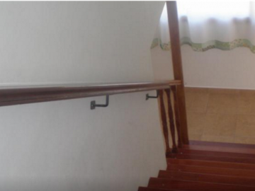 MODERNO CHALET SOBRE 4162 METROS DE LOTE. POSIBILIDAD DE 1 LOTE MAS.