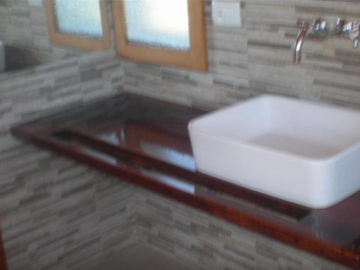 MODERNO CHALET SOBRE 4162 METROS DE LOTE. POSIBILIDAD DE 1 LOTE MAS.