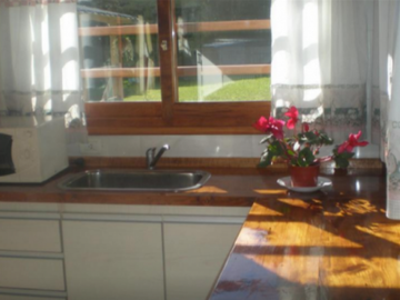 MODERNO CHALET SOBRE 4162 METROS DE LOTE. POSIBILIDAD DE 1 LOTE MAS.