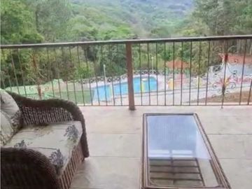 ALQUILER O VENTA DE CASA CON PISCINA EN ALTOS DEL MARIA