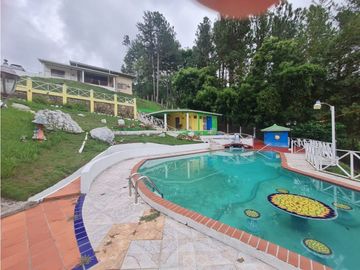 ALQUILER O VENTA DE CASA CON PISCINA EN ALTOS DEL MARIA