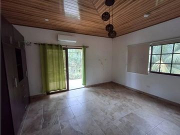 ALQUILER O VENTA DE CASA CON PISCINA EN ALTOS DEL MARIA