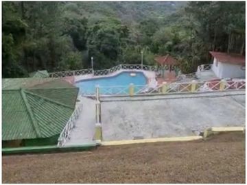 ALQUILER O VENTA DE CASA CON PISCINA EN ALTOS DEL MARIA