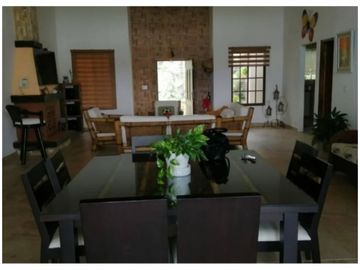 ALQUILER O VENTA DE CASA CON PISCINA EN ALTOS DEL MARIA