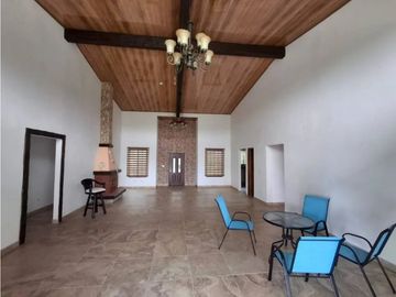 ALQUILER O VENTA DE CASA CON PISCINA EN ALTOS DEL MARIA