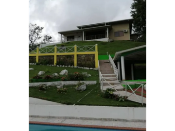 ALQUILER O VENTA DE CASA CON PISCINA EN ALTOS DEL MARIA