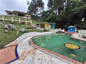ALQUILER O VENTA DE CASA CON PISCINA EN ALTOS DEL MARIA