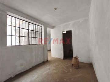 ¡La Oportunidad Que Buscabas En Urb. Santa María! Casa Impecable + Cochera + Ubicación Premium