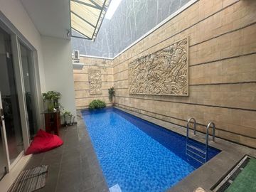 Dijual Rumah Siap Huni Dengan Swimming Pool Exclusive Townhouse