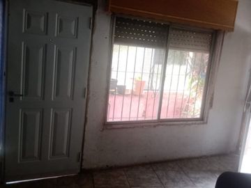 Casa en venta en Isidro Casanova