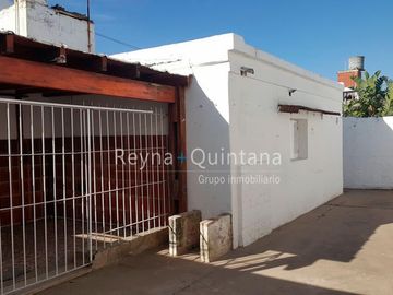 Casa interna de 2 dormitorios + Depto en venta – Bº Jardín